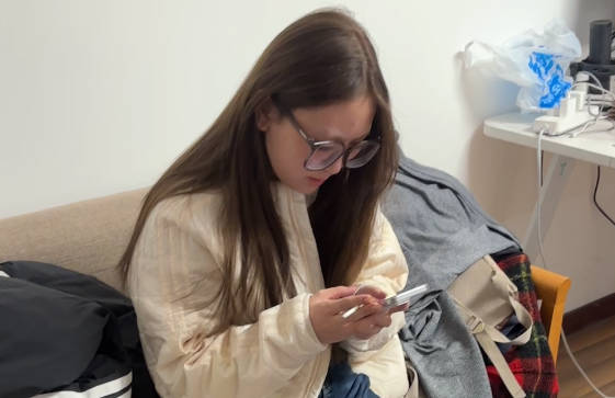 朋友介绍的抽烟埋钉纹身的妹子操着很舒服小穴很紧