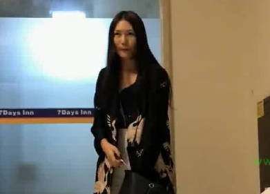 约个身材高挑的小美女穿情趣黑丝上门服务旗袍<span style="color: #ff5b82">足</span><span style="color: #ff5b82">交</span>亦别有风味-天生爱风流