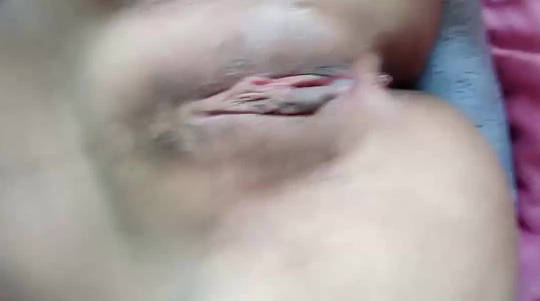 农民工兄弟为了在工地谋个好岗位主动把自己还在读大学的眼镜反差婊表妹介绍给包工头老王淫乐无套啪啪<span style="color: #ff5b82">内</span><span style="color: #ff5b82">射</span>