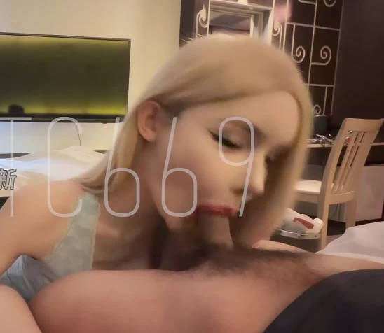 吃两根才淫荡射嘴里后让兄弟再操-派大星