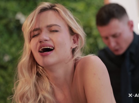 XART2025-12-12夜间的微型小说