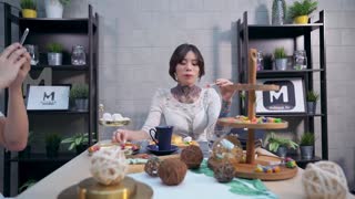 MD MD0095 性慾与食慾 飢渴色女主动开撩 艾秋