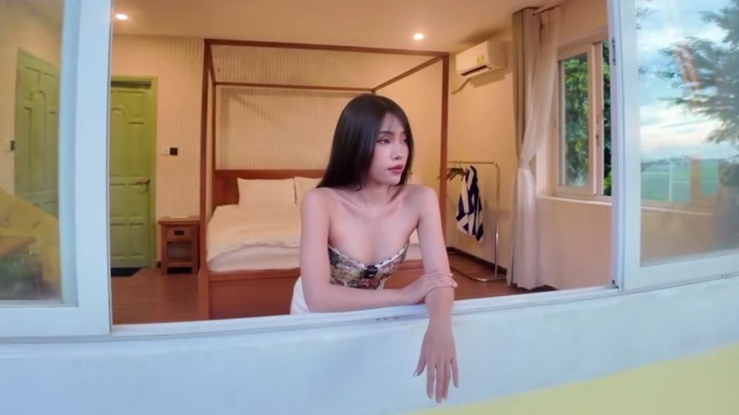 乡村夕阳下的狂野热浪