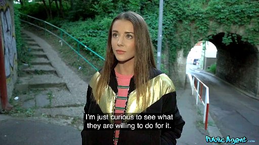 路上用金钱勾引美女