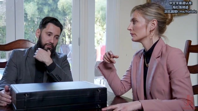 <span style="color: #ff5b82">父</span><span style="color: #ff5b82">亲</span>去世后 ，在宣读遗嘱时，常年在外、刚从“静修”回来的妹妹阿什莉意外地继承了公司51的控股权 。#射精#双飞#骚逼#挑逗#性交#SM