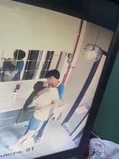 好骚的高<span style="color: #ff5b82">中</span><span style="color: #ff5b82">学</span><span style="color: #ff5b82">生</span>妹亲一下就瘫软了