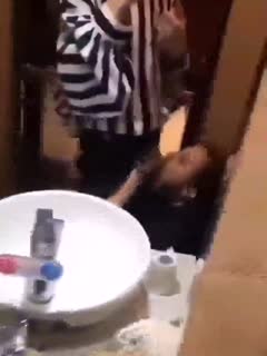 江南第一深情童锦程<span style="color: #ff5b82">独</span><span style="color: #ff5b82">家</span>泄密疑似男公关时期富婆口活视频曝光没想到祖师爷这么大